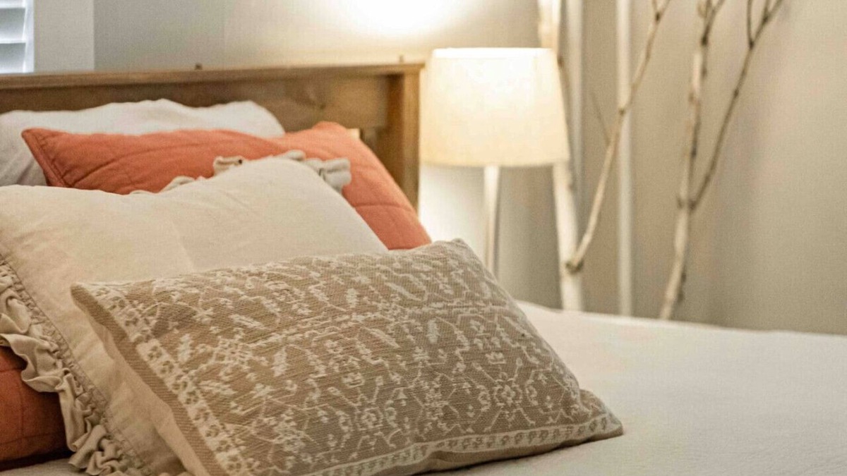 Buchanan House | Romantic Cozy Home in "America’s Nicest Town"