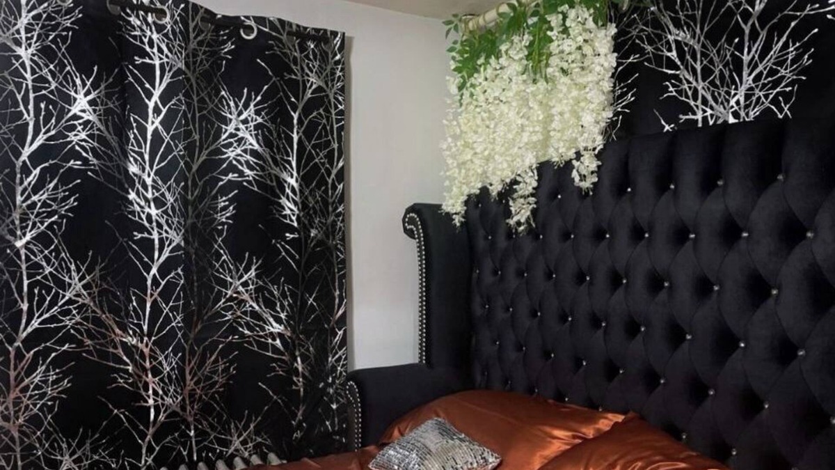 Johnston Apartment | Romantic & Cozy Entire Apartment