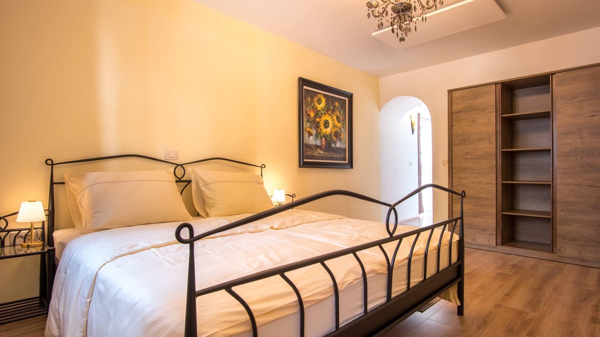 Radovljica Apartment | Romantic Deluxe Studio for 2 in the city of the sun