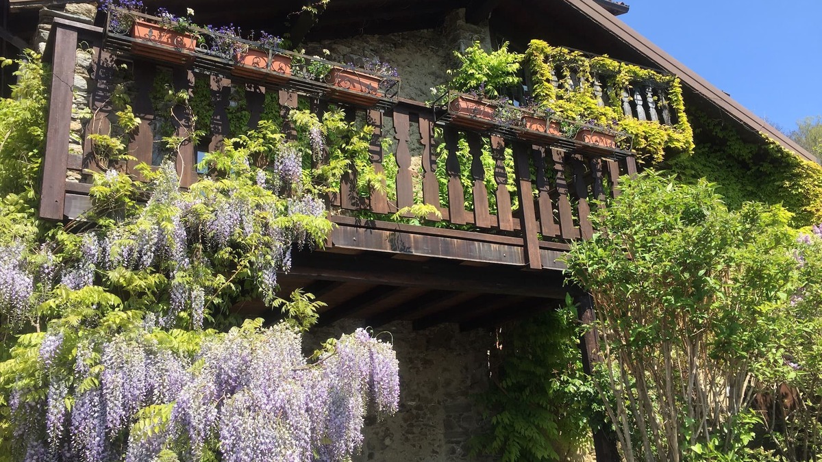 Vendrogno House | romantic detached villa overlooking the lake, with patio and beautiful terrace