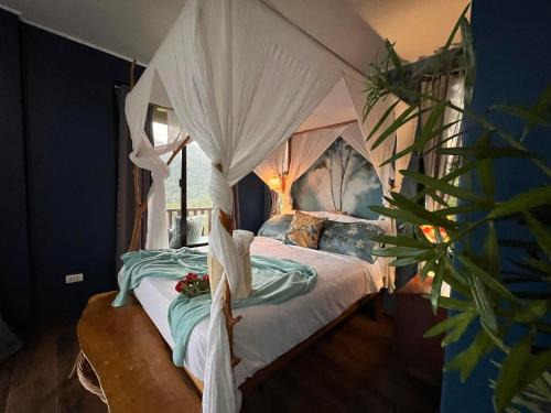 Valencia Apartment | Romantic Eco Sanctuary Off-Grid Mountain Retreat