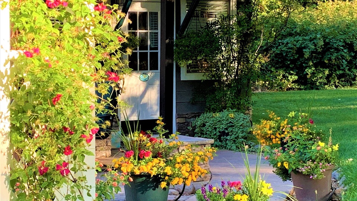 Virgin Cottage | ROMANTIC ENCHANTED COTTAGE WITH PRIVATE HOT TUB & POOL ACCESS ON PRIVATE RANCH