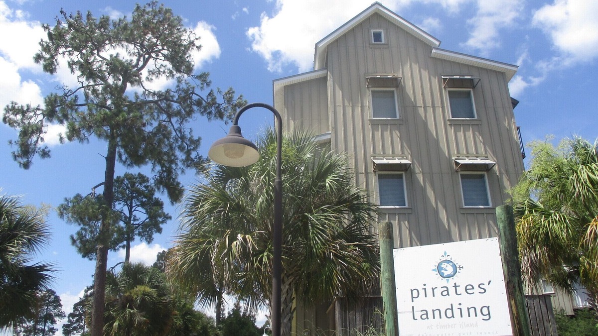Carrabelle Condo | Romantic Escape For Captain & 1st Mate