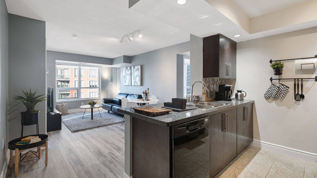 Willowdale Apartment | Romantic Experienc of a 2 Bedroom