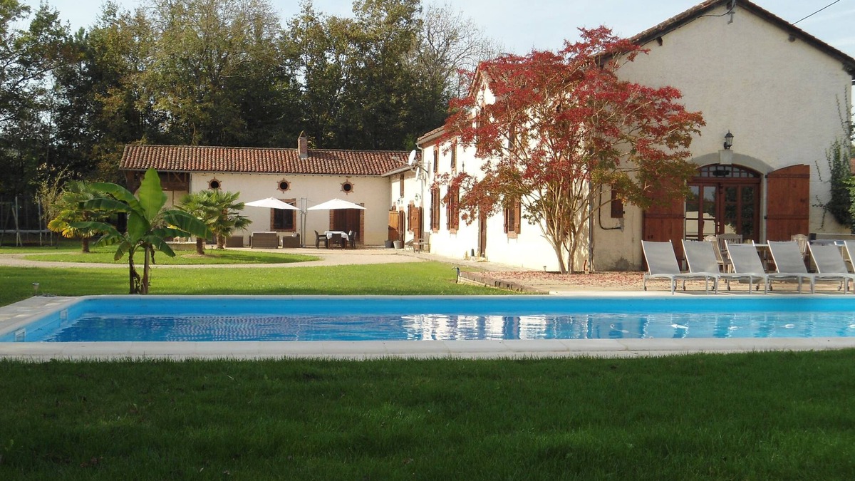 Buzon House | Romantic family villa, big pool, garden and forest. Silence and space. WIFI.