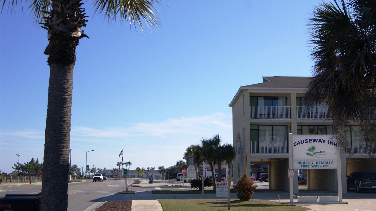 Ocean Isle Beach Condo | Romantic Get-away For Two
