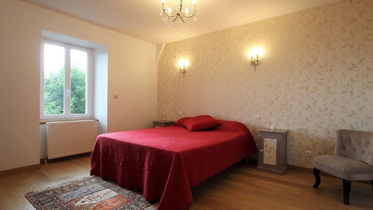 Yssingeaux Bed & Breakfast | Romantic Getaway in Restored Farmhouse with Spa and Garden in Yssingeaux