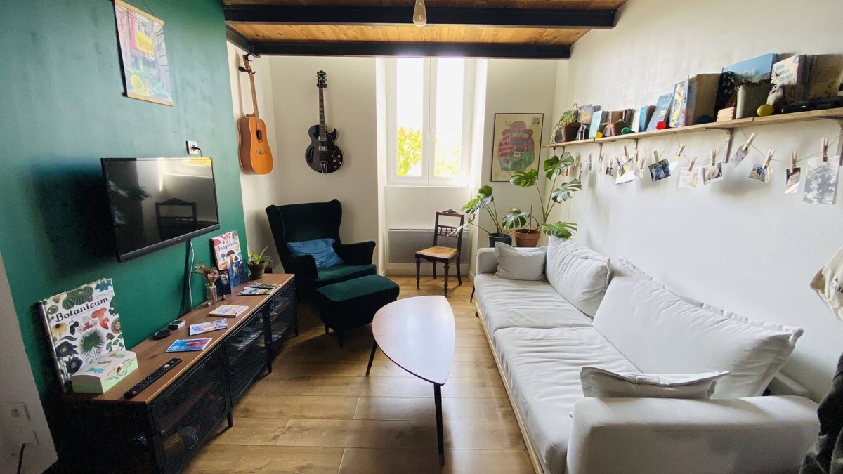 Republique - Les Ponts Apartment | Romantic getaway in the heart of Nantes