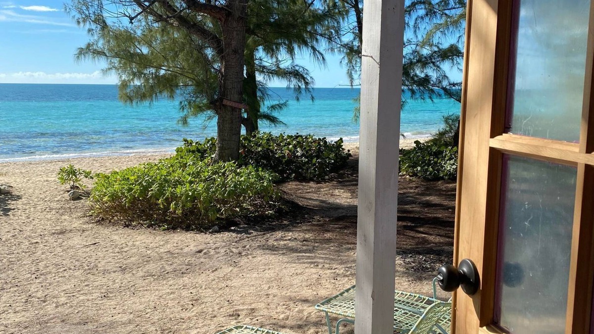Spanish Wells Cabin | Romantic getaway on the beach