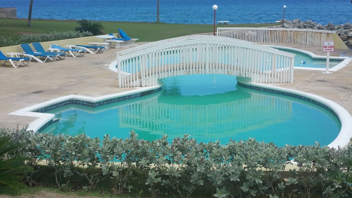Tower Isle Condo | Romantic getaway on Jamaica's beautiful Northcoast .