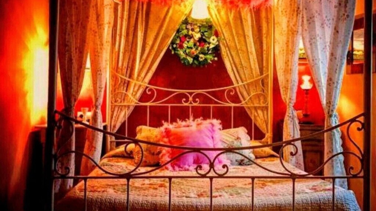 Valeria House | Romantic getaway to Valeria, Spain