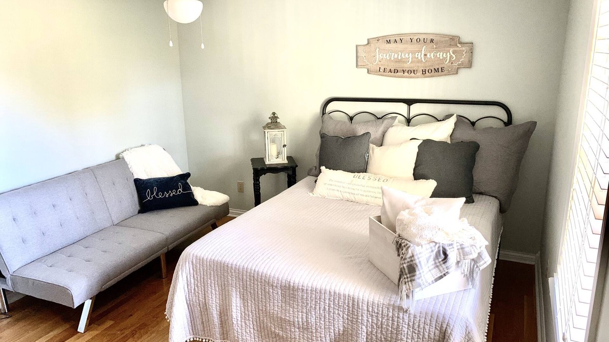 Gilbertsville House | Romantic getaway with hot tub!