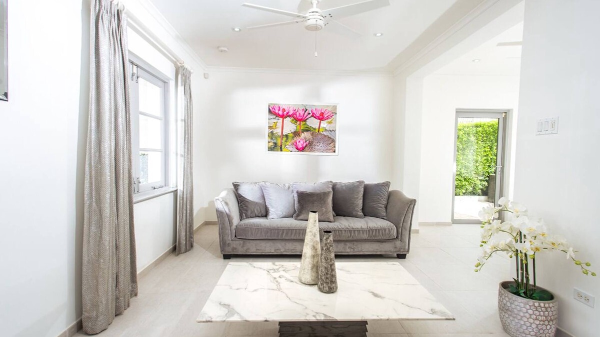 Old Trees Bay Apartment | Romantic Getaway - Villa at St. James (1 bed)