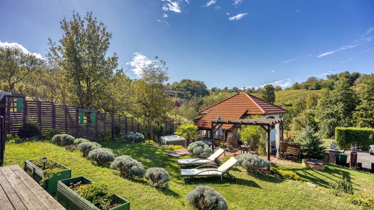 Varazdin House | Romantic Haven with Hot Tub, Beretinec, Croatia