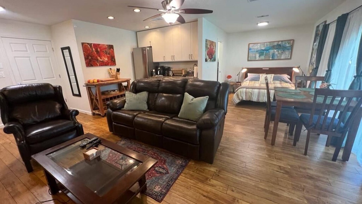 Sabre Springs House | Romantic Hideaway in Upscale Neighborhood