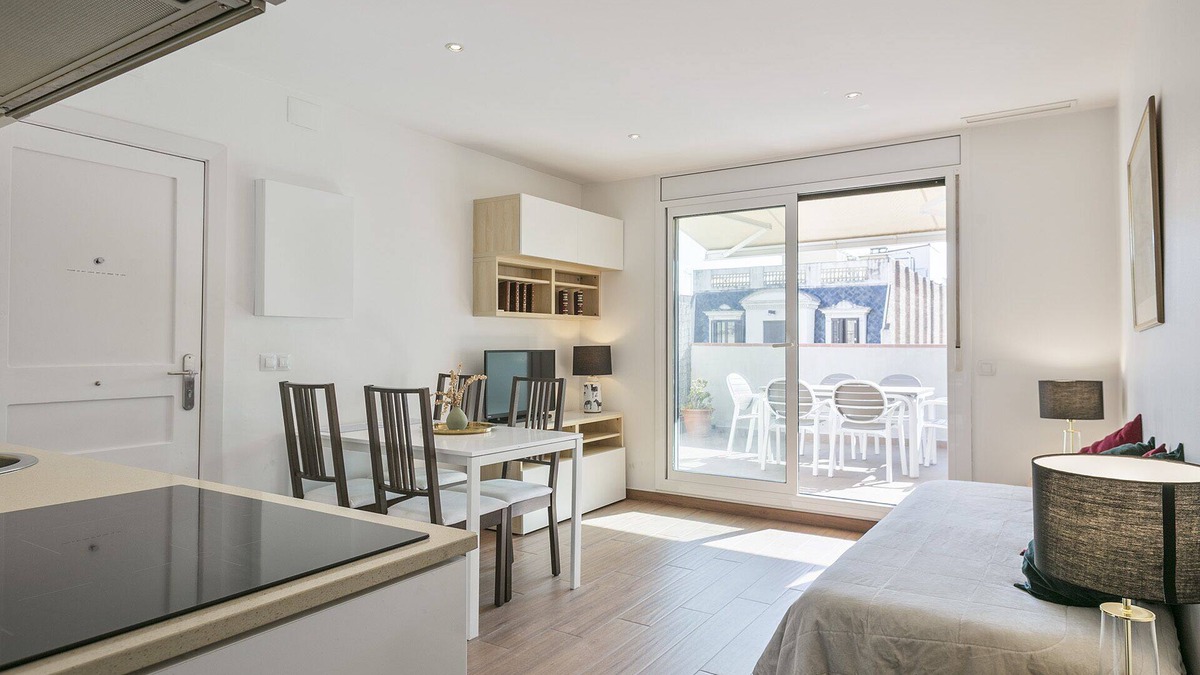 Sant Antoni Apartment | Romantic High Comfort Penthouse With Terrace In Barcelona's Center