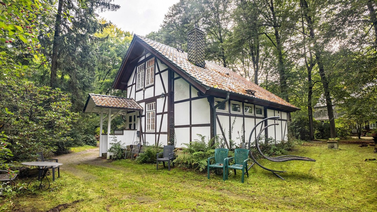 Gerdau House | 'Romantic Holiday Home' with Garden & Wi-Fi