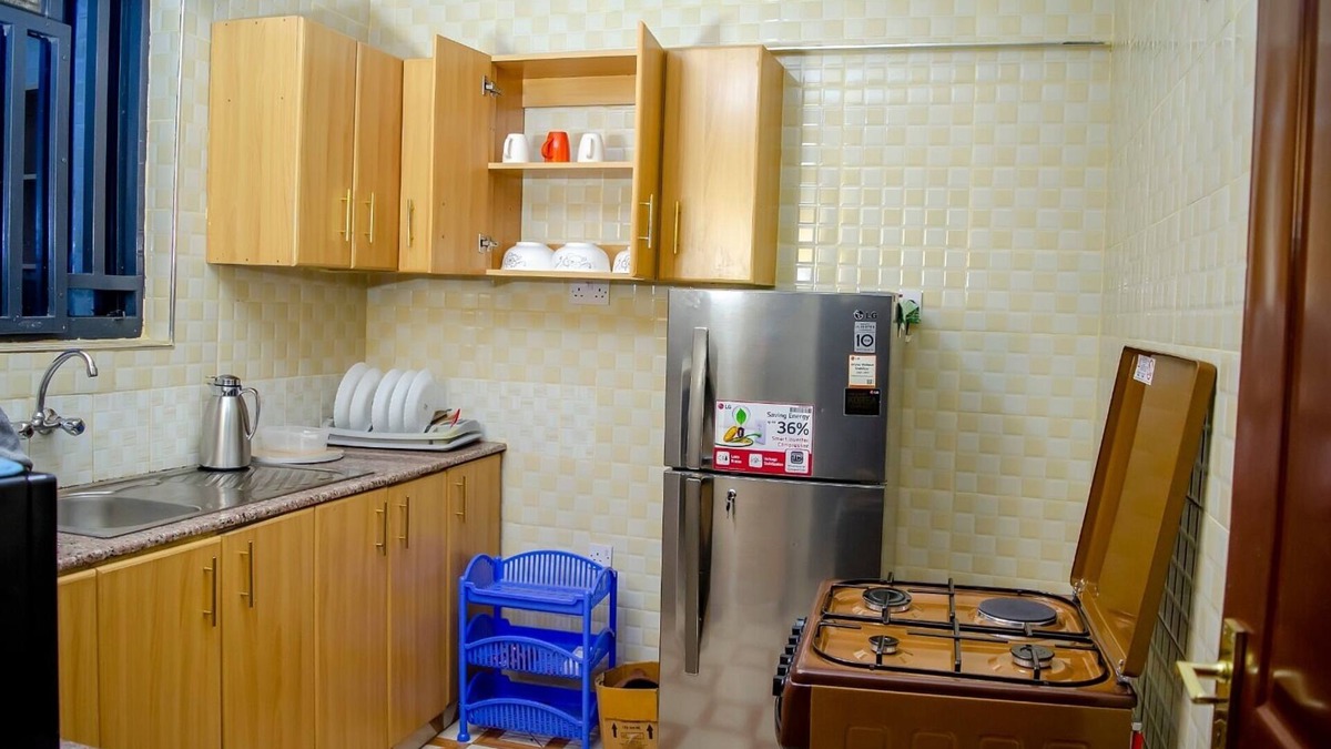 Kisumu Apartment | Romantic Kenyan family-sized apartment w/hot tub-20 min from the CBD.