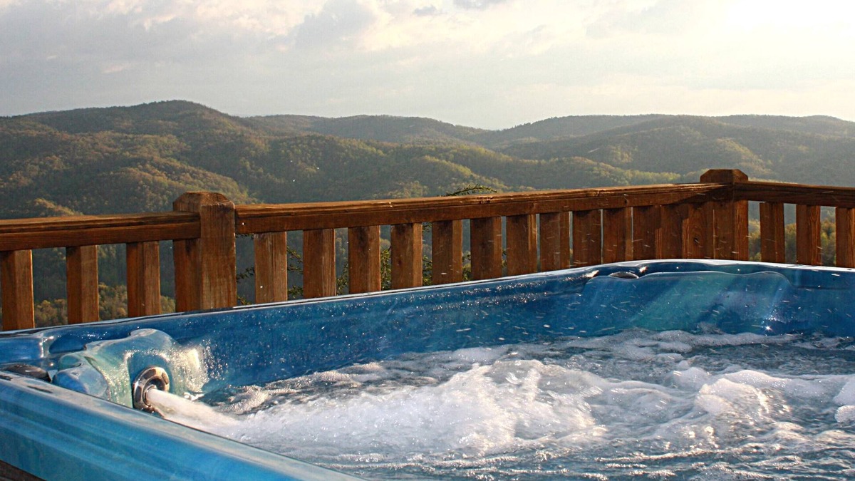 Ferguson Cabin | Romantic Log Cabin,180* Views,WiFi,HotTub