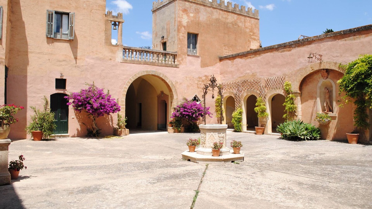Mazara del Vallo Villa | Romantic luxury villa with private pool and tennis court near the sea