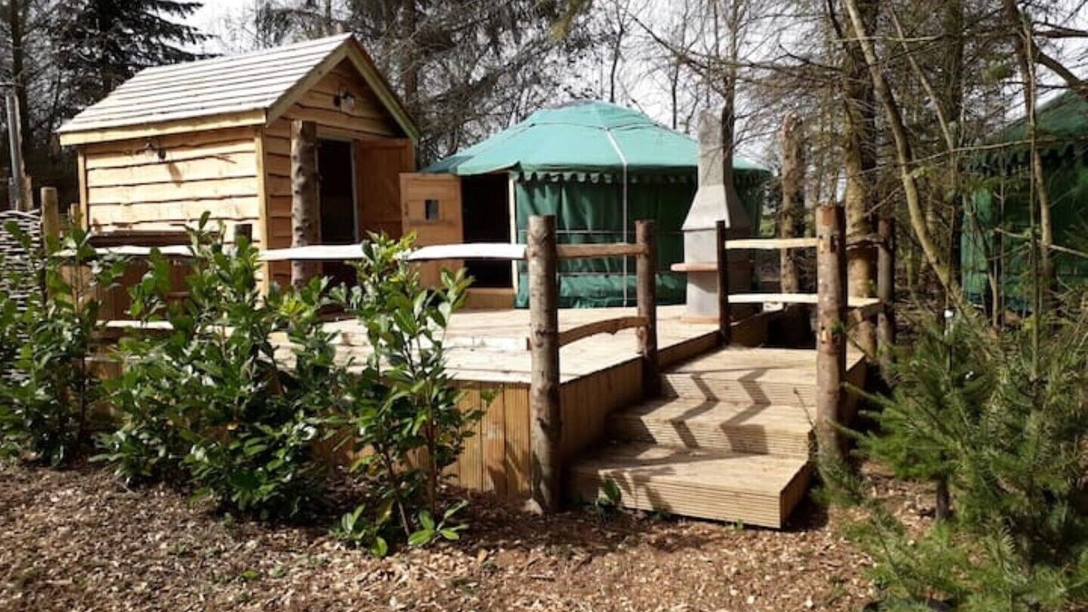 Hythe Cabin | Romantic luxury heated yurt. Private, peaceful wooded location with hot tub