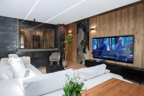 Stamata Apartment | Romantic Luxury Hot Tub Retreat with Parking in Anoixi