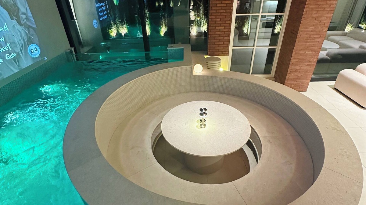Seogyo-dong House | Romantic Luxury Penthouse in Trendy Hongdae with Private Rooftop Pool