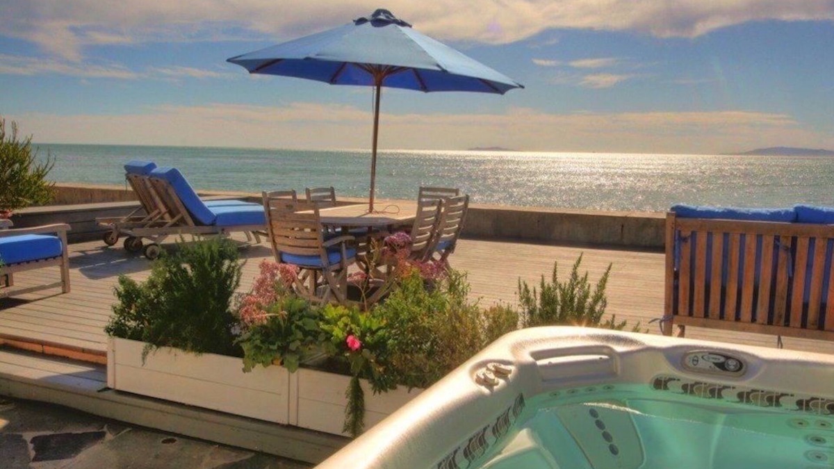 Faria Beach House | Romantic Luxury Water Front near Santa Barbara