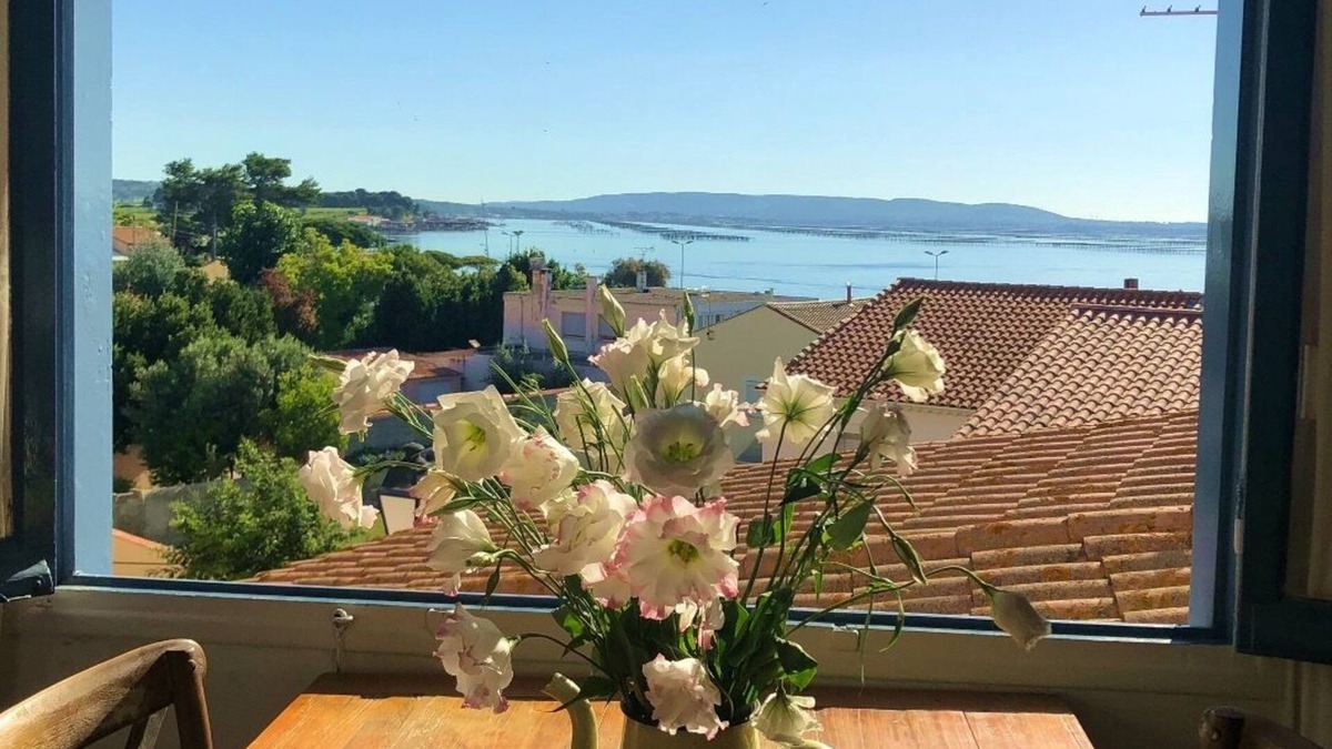 Meze Cottage | Romantic Maison de Pecheur, sparkling sea views