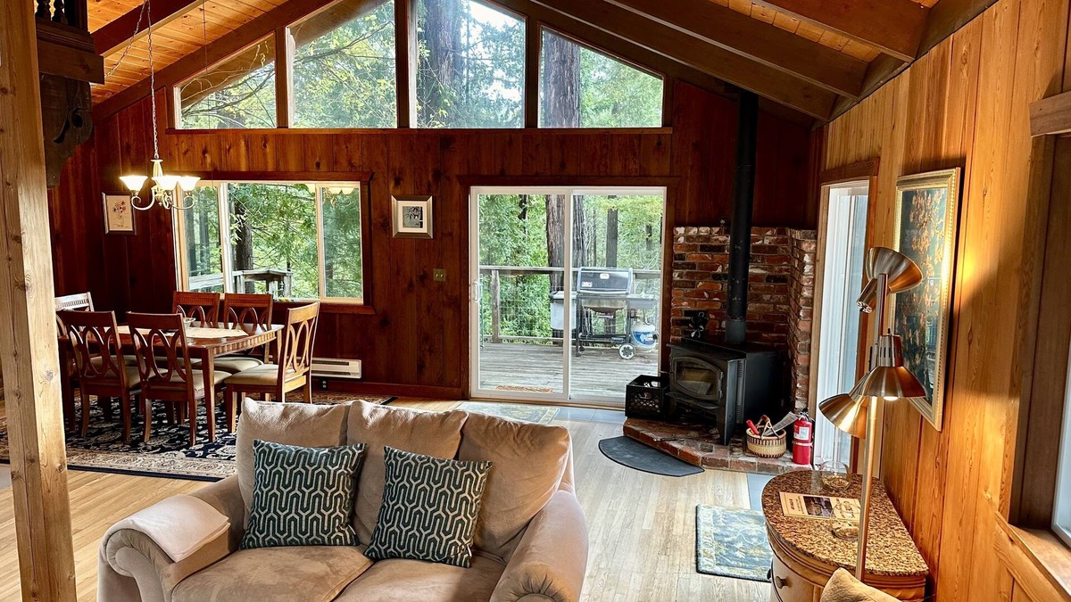Gualala House | Romantic Mendocino Coast Getaway in the Redwoods with Ocean View