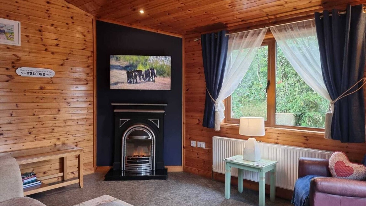 Letterbarrow Cabin | Romantic Mountain Cabin 5 miles from Donegal Town