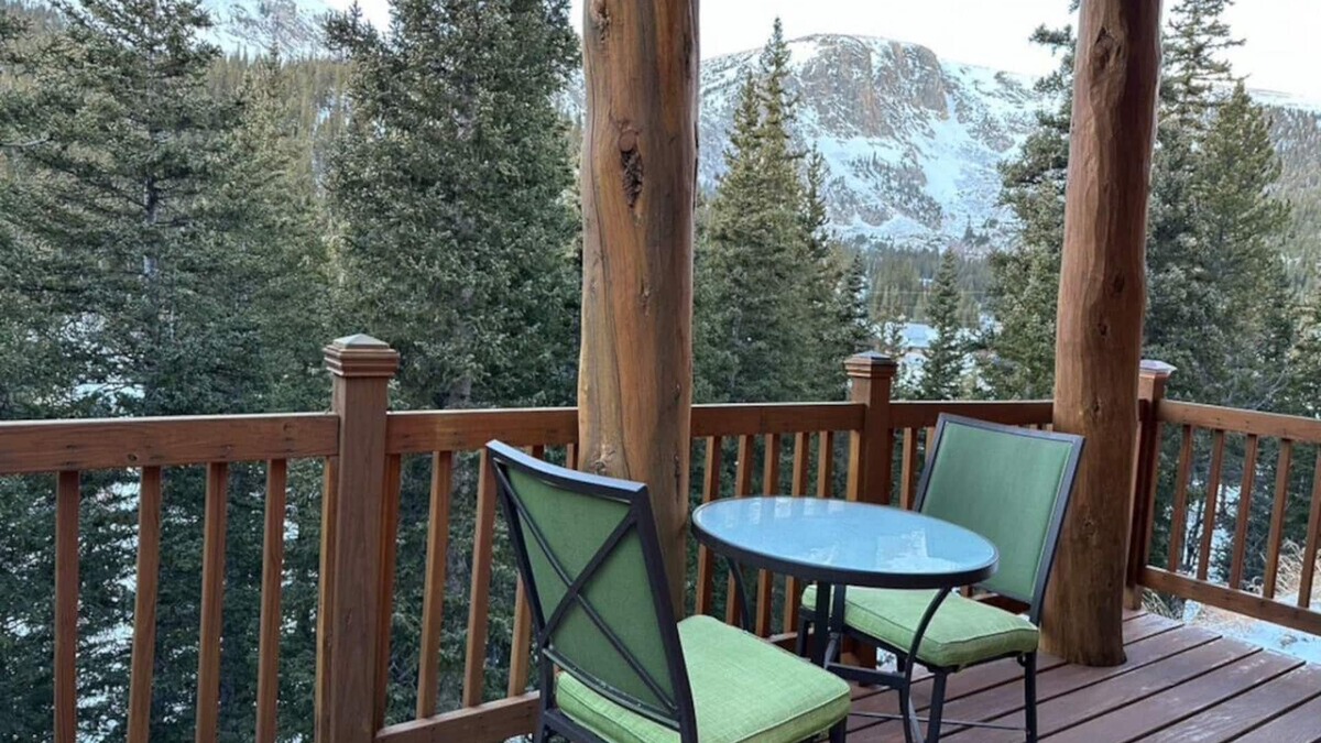 Saint Mary's Apartment | Romantic Mountain Bungalow