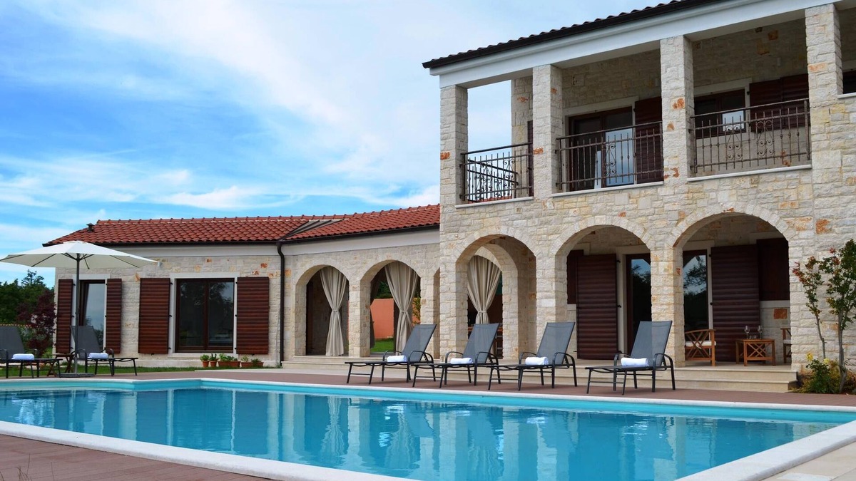 Mofardini Villa | Romantic new villa with large private pool and spacious garden in Central Istria
