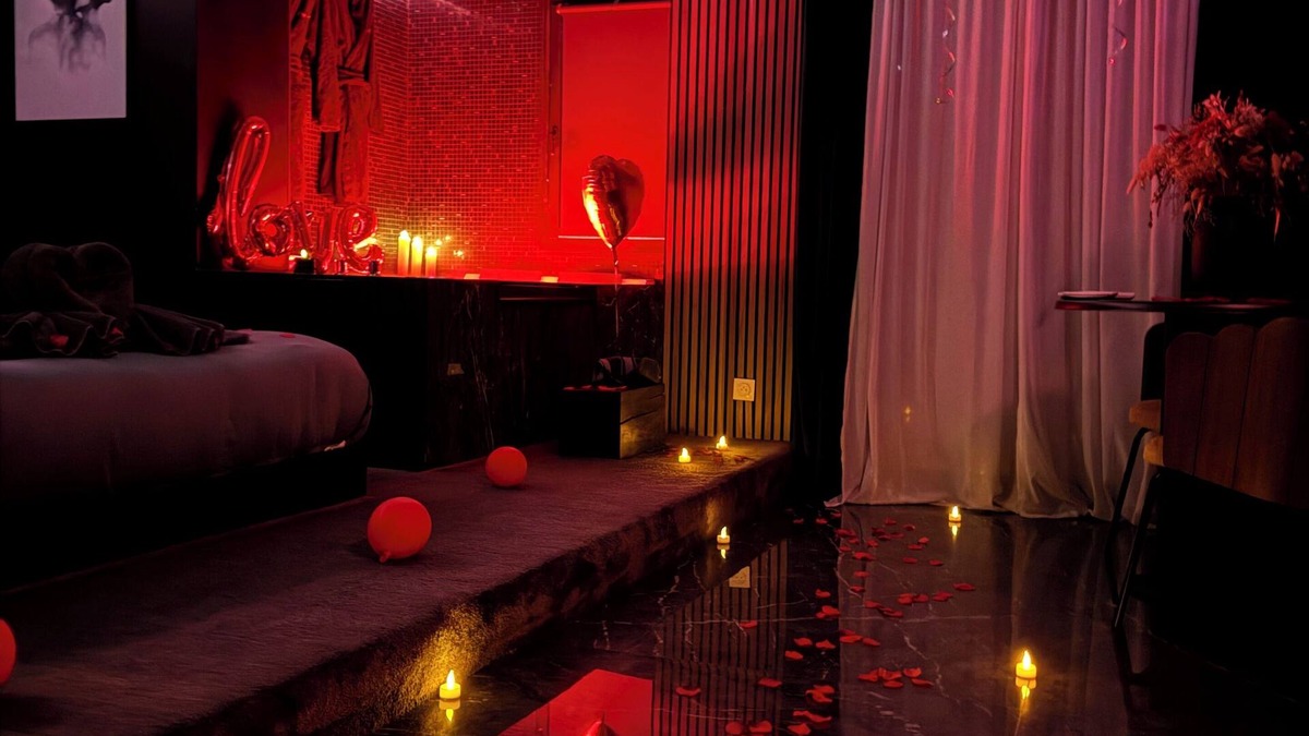 Lalande-Grand Selve Apartment | Romantic Night Suite & Jacuzzi