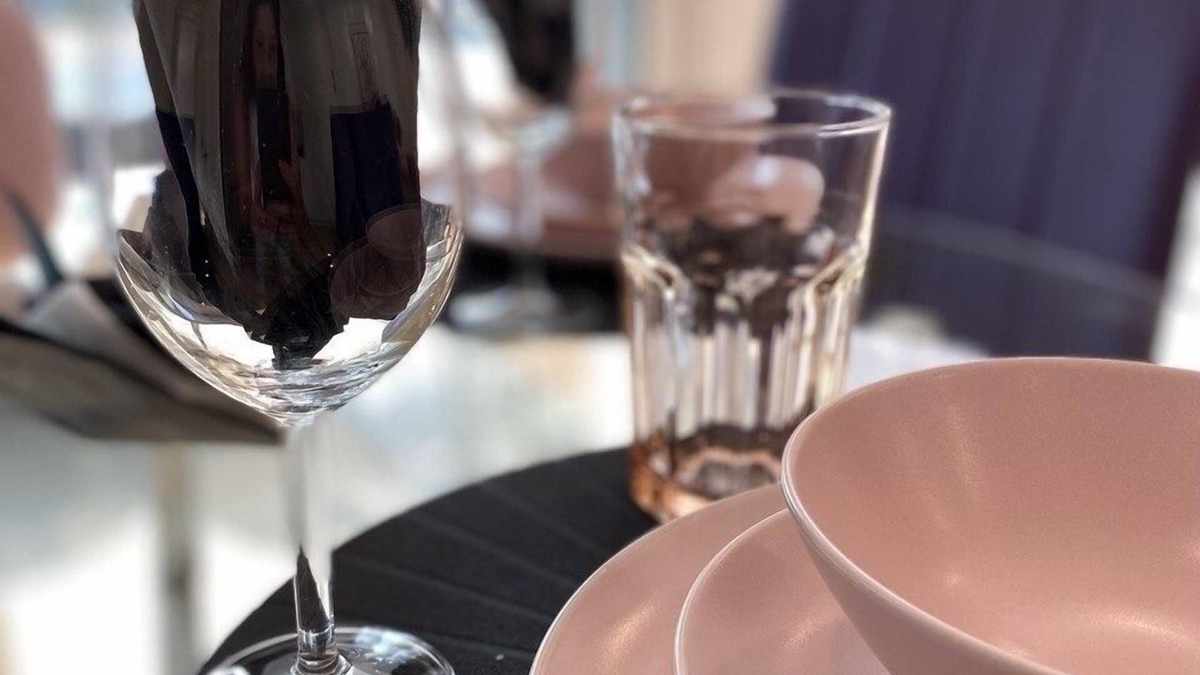 Upper Lonsdale House | Romantic Pink Suite