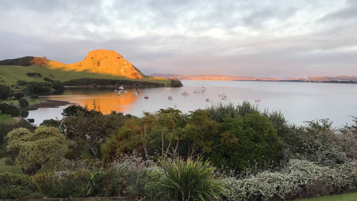 Whangarei Heads House | Romantic private getaway with spectacular views and direct beach access