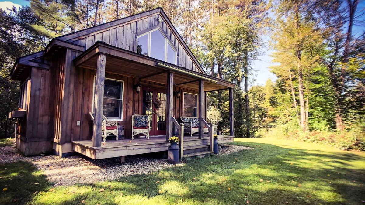 Bennington Cottage | Romantic Private Vermont Cottage, dogs welcome