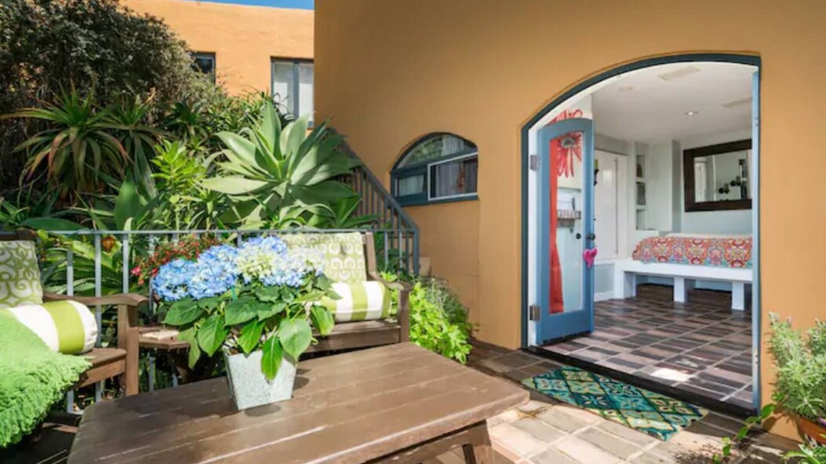 Mission Hills Apartment | Romantic Private Canyon Retreat
