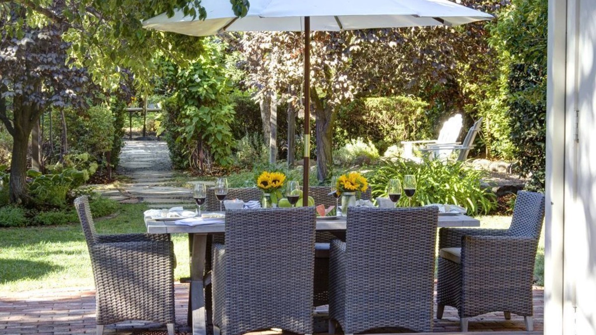 St. Helena House | Romantic, Private Jewel - 3 blocks from Downtown St.Helena in the Napa Valley