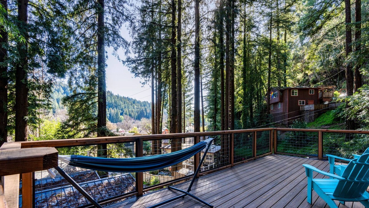 Rio Nido Cabin | Romantic Redwood Hideaway - Hot Tub, A/C, Walk to Russian River and Downtown