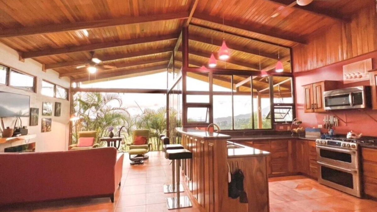La Fortuna House | Romantic Retreat Volcano View! River Trail!