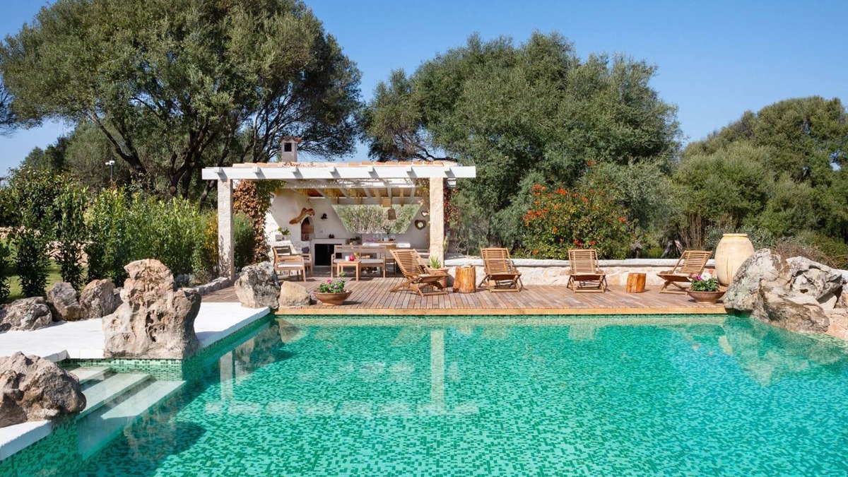 Arzachena Villa | ROMANTIC RETREAT WITH PRIVATE POOL & HOT TUB