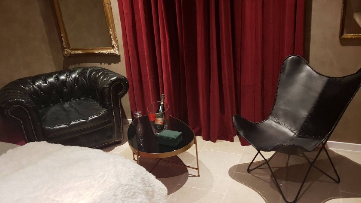 Saint-Zacharie Bed & Breakfast | Romantic room rental in Provence