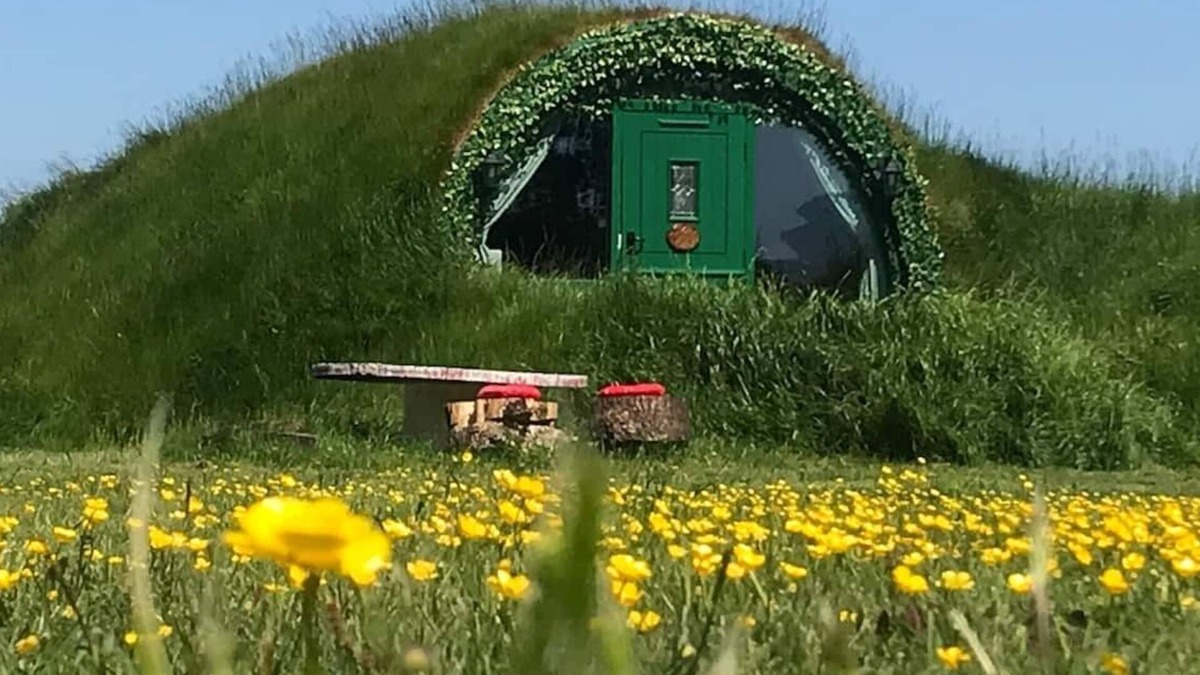 Tawstock Cabin | Romantic Rural Break In Countryside Castle Grounds