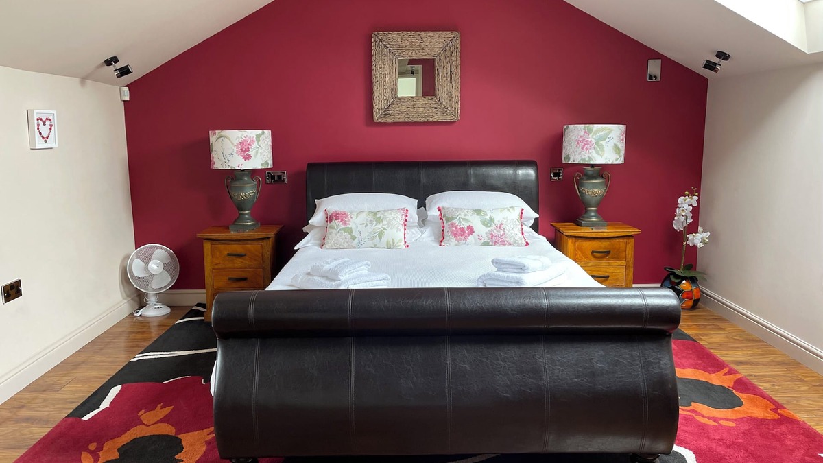 Liskeard Cottage | Romantic Rural Getaway for Two - spacious, luxury one-bedroomed cottage
