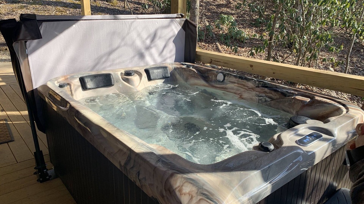 Arden House | Romantic Rural Retreat/Hot tub/Fishing/Pond view/Woods/Private