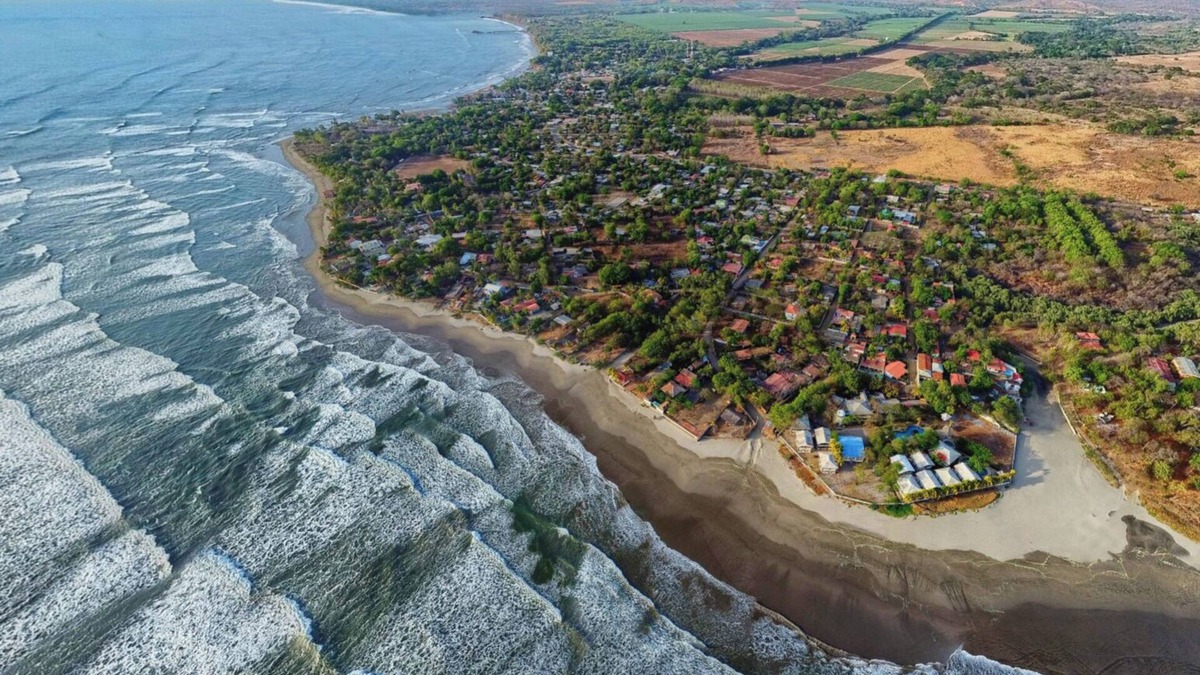 Pochomil House | Romantic Seaside Casita w/Pool, AC & Fire Sunsets