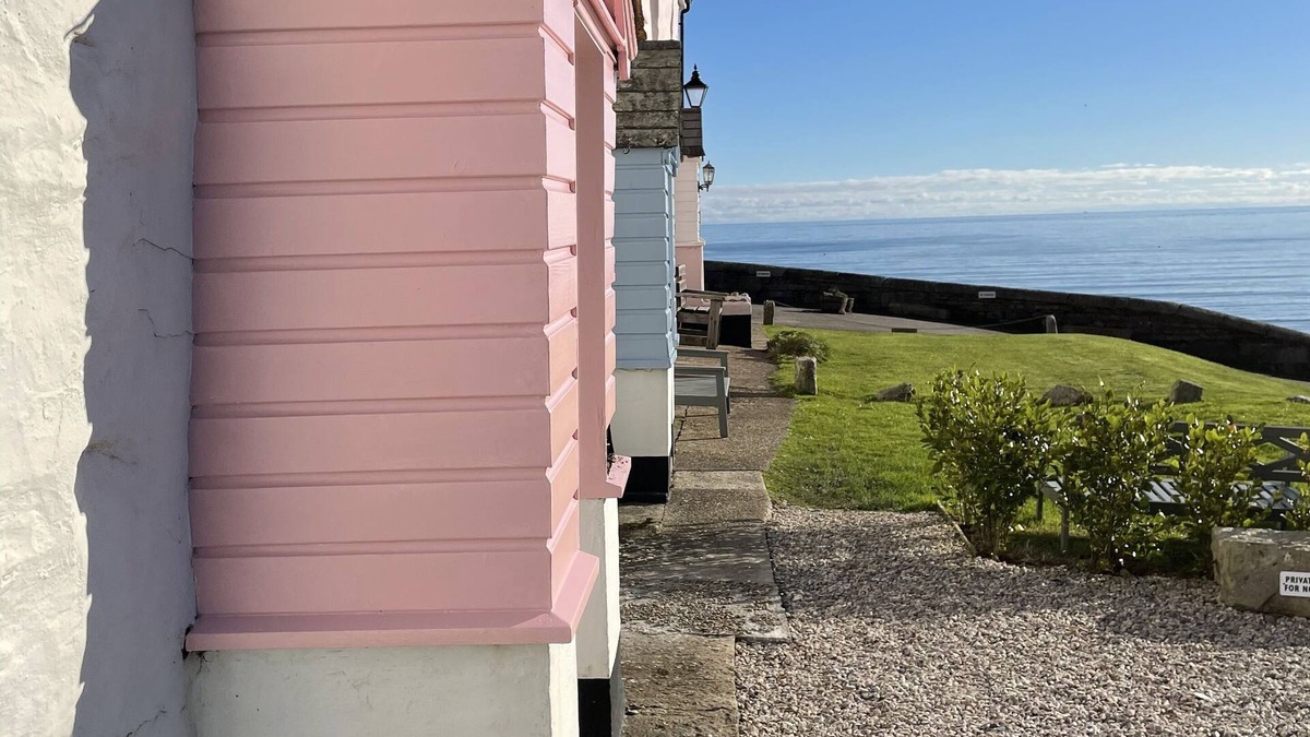 Charlestown Cottage | Romantic seaside cottage overlooking harbour with free on site parking for one