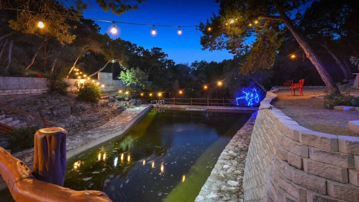 Scenic View West House | Romantic Secluded Studio with private Koi Pond and huge Natural Pool