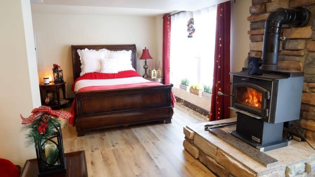 Marengo Apartment | Romantic Spa Getaway for Two! Or One!